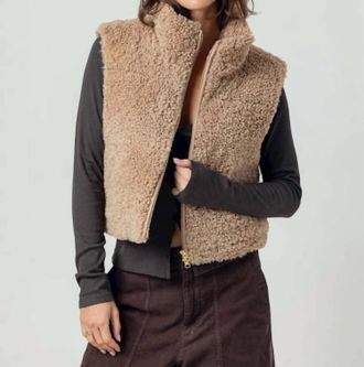 Sundays Cecily Sherpa Vest In Latte