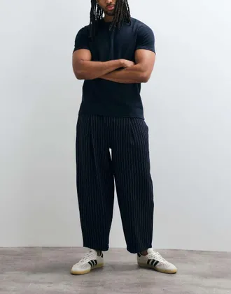 Reclaimed Vintage Pantaloni blu navy gessati