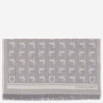 Ferragamo Sciarpa In Tessuto Con Design Fantasia