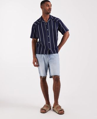 Wrangler Cowboy - Pantaloncini in denim dritti lavaggio chiaro-Blu