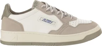Autry Medalist Low Leather Sneakers With Embossed Logo