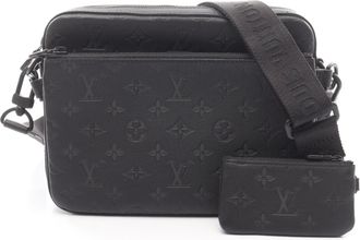 Louis Vuitton Black Leather Shoulder Bag (Pre-Owned)