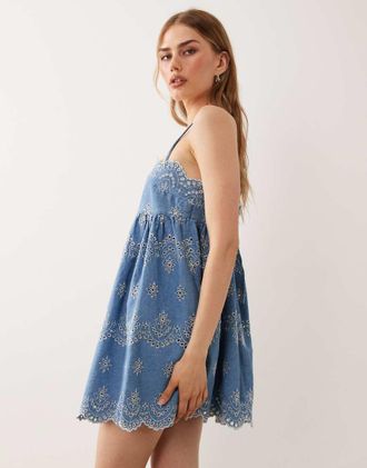 Asos Vestito corto ricamato con spalline sottili in morbido denim blu medio