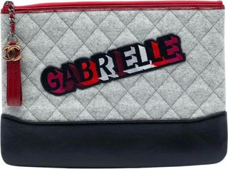 Chanel Pre-owned Clutches, female, Gray, Size: ONE SIZE Pre-owned Quilted Pouch