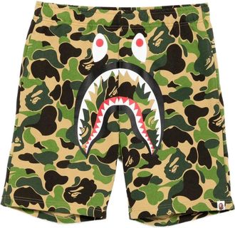 A Bathing Ape Shorts con stampa grafica - Verde