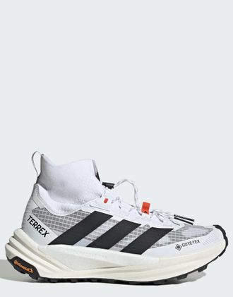 adidas adidas Performance Terrex freehiker 3 ultra Gore-Tex sneakers da trekking in bianco e nero