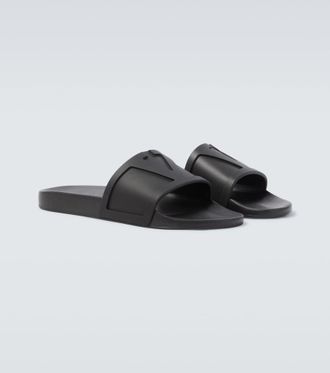 Valentino Garavani VLogo slides