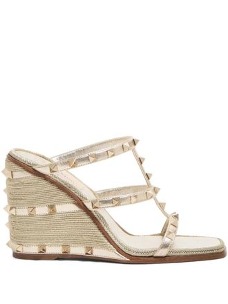 Valentino Garavani Rockstud wedge sandals - Gold