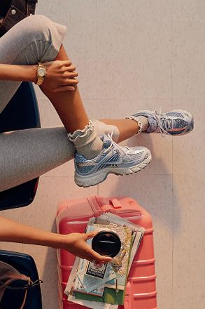 Nike Air Max Moto 2K Sneakers