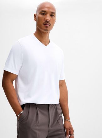 Robert Barakett Mens Luxurious Pima cotton V-neck T-shirt