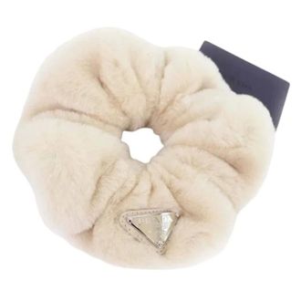 Prada Accessorio per capelli Pre-owned Triangolo con logo in pelliccia di pecora - - Pre-owned - Donna - Beige - ONE SIZE