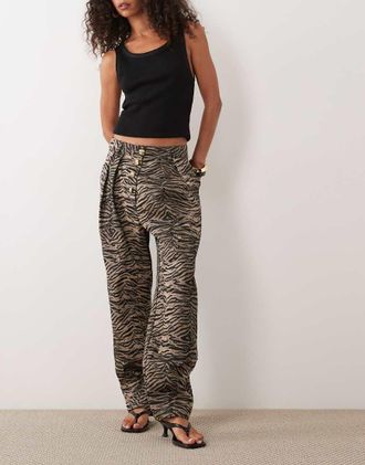 Ghospell Razan - Jeans a vita alta in cotone marrone con stampa tigrata in coordinato