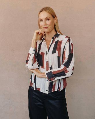 Bella Dahl Pleated Button Down Shirt In Modern Art Print