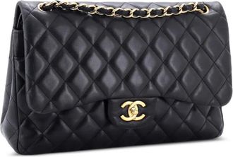 Chanel Classic Double Flap Bag Quilted Lambskin Jumbo shoulder bag - Zwart