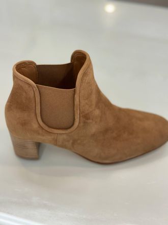 Pedro Garcia Xiane Suede Chelsea Ankle Boot In Biscuit
