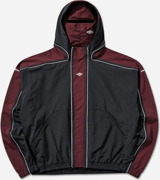 Umbro Bench Jacket Burgundy / Carbon Black