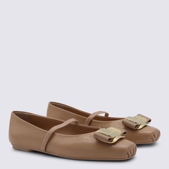 Ferragamo Womens Flat Shoes Beige _cover Le Sole