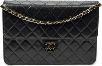 Chanel Vintage Push Lock Straight Flap schoudertas