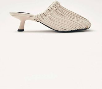 Alohas Womens Gleea Leather Mules In Cream