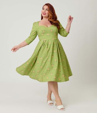 Unique Vintage Plus Size Sweetheart Swing Dress in Chartreuse & Pink Rose Print at Nordstrom, Size 3X