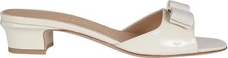 Ferragamo New Vara Mules - Dames - Muiltjes - Wit - 37 EU - Leer - Schoenen