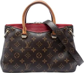 Louis Vuitton Pre-owned Handbags, female, Brown, Size: ONE SIZE Pre-owned Pallas BB