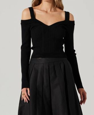 Astr Pacey Off The Shoulder Sweater In Black