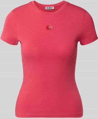 Review Slim Fit T-Shirt mit Motiv-Stitching in Rot, Gr&ouml;&szlig;e XS