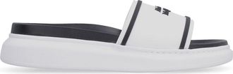 Alexander McQueen logo-debossed slides - women - Rubber/Rubber/Rubber - 40 - White