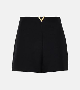 Valentino Shorts in crêpe couture