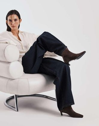 Tony Bianco Estelle - Stivaletti in camoscio color espresso con tacchetti a spillo curvi-Marrone