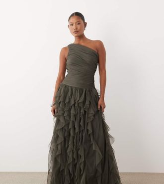 Lace & Beads Petite Vestito lungo monospalla color oliva scuro con volant a cascata-Verde