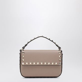 Valentino Garavani Rockstud pouch in grained calf leather, powder