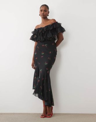 Asos Vestito midi in pizzo misto con stampa color ciliegia scuro, volant e spalle scoperte con scollo alla Bardot-Multicolore