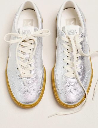 Veja Volley O. T. Sneakers