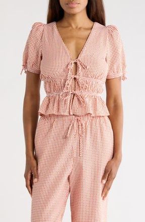 Wayf Gingham Short Sleeve Tie Front Top in Clay Seersucker at Nordstrom Rack, Size X-Small