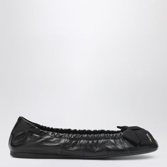 Prada Ballerine in vernice nere con fiocco