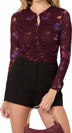 Astr Keyhole Ruched Top In Floral
