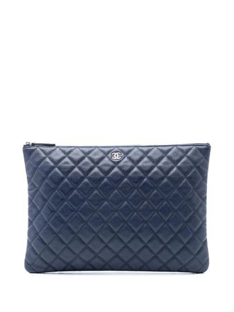 Chanel 2017-2018 Large Quilted Caviar O Case clutch bag - Blue