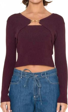 FORE COLLECTION Brenna Buckle V-Neck Knit Top In Burgundy