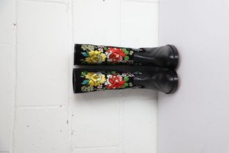 Etro Etro kniehoge laarzen met bloemenborduurwerk in zwart leer en su&egrave;de