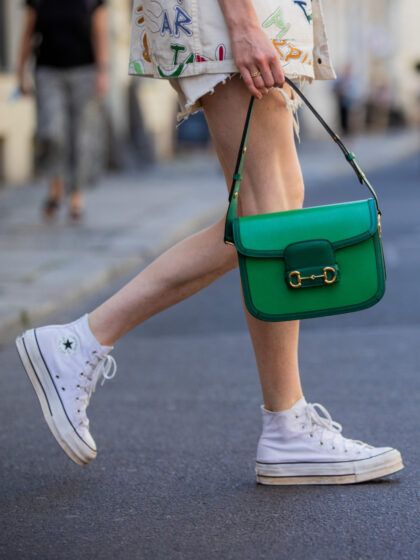 Vans vs. Converse Chucks: Welche Schuhe passen besser zu dir?