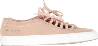 Common Projects Achille Lage Sneakers in Roze Kalfsnubuck
