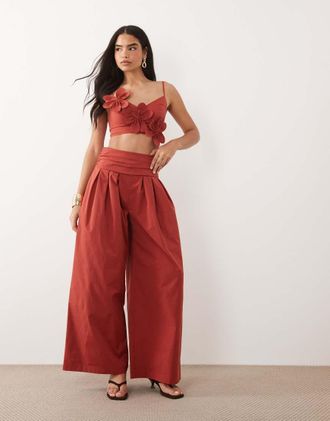 Asos Pantaloni a vita alta color ruggine con fascia in vita-Marrone