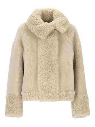 Moncler Gobain short down jacket - women - Sheep Skin/Shearling/Polyamide/Polyamide/Down/Feather - 2 - Neutrals