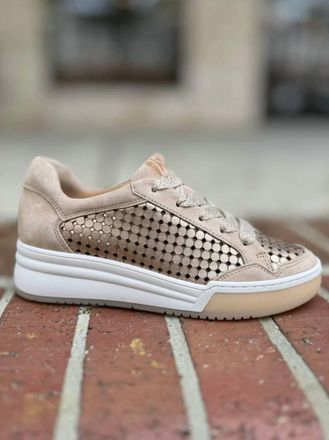 Softwaves Womens Lua Sneaker In Taupe