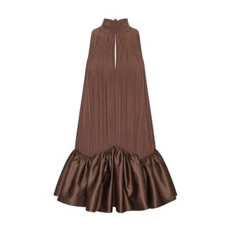 Rotate Rotate Birger Christensen - Pliss&eacute; jurk met hoge hals en ruches zoom - Dames - Jurken - Bruin - Maat: M