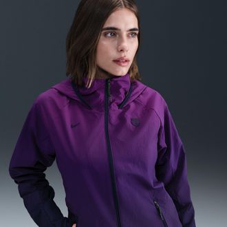 Nike FC Barcelona AWF Nike Womens Soccer Woven Jacket in Purple | HQ7536-594