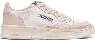 Autry Turnschuhe und anziehen