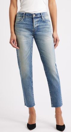 Moussy Vintage Medfield Tapered Raw Hem Ankle Jeans in Light Blue at Nordstrom, Size 26